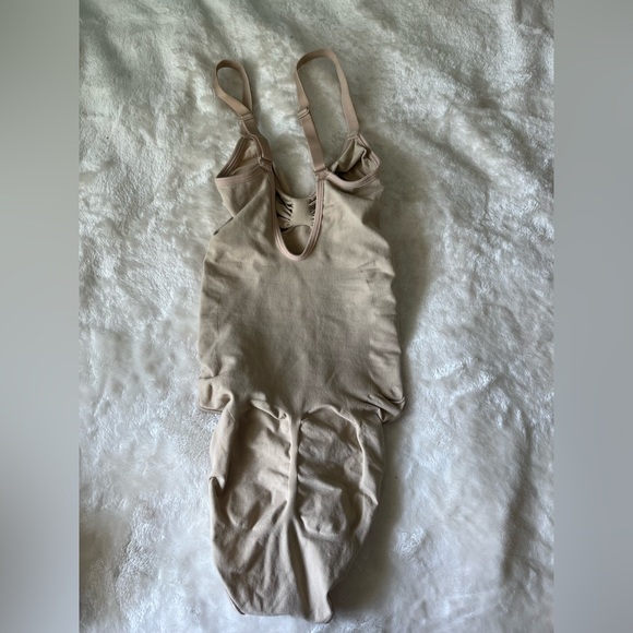 SOLD - Skims Seamless Sculpt Brief Bodysuit Color Clay - Picture 4 of 9